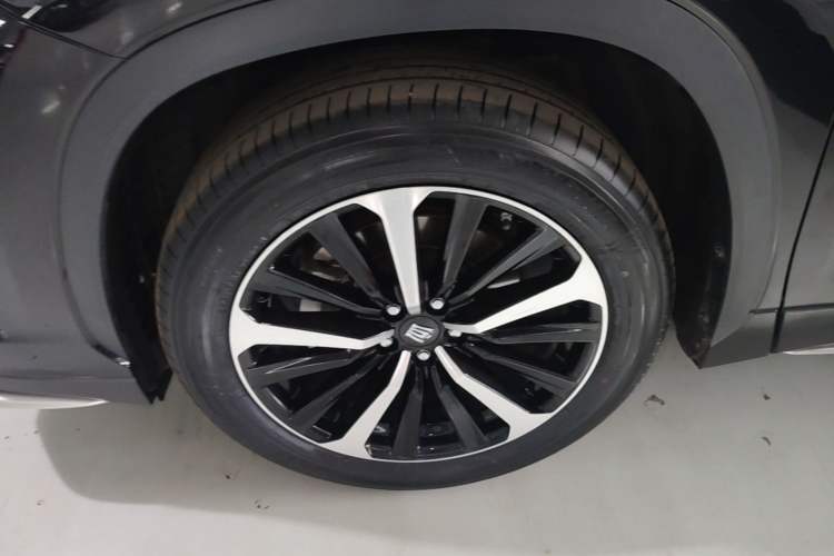 Used Toyota Crown Kluger 2023 2.5L HEV Four-Wheel Drive Prestige Edition Left Front Wheel Hub
