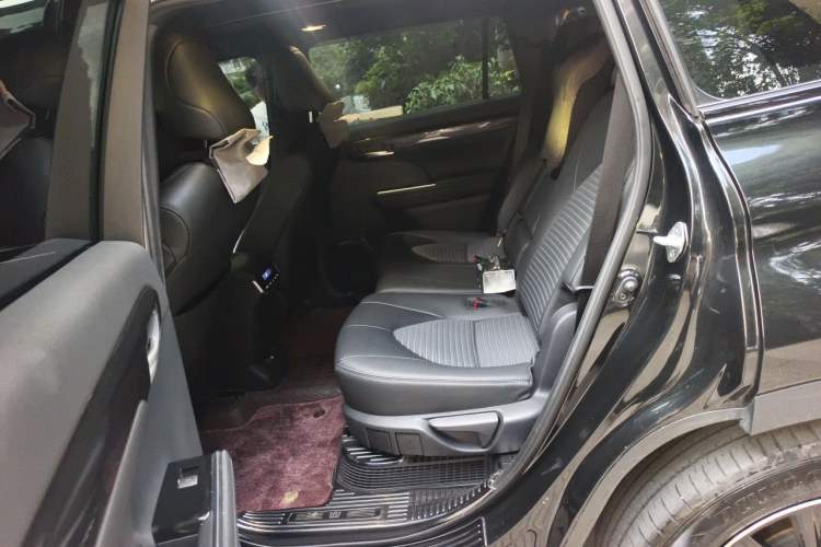 Used Toyota Crown Kluger 2023 2.5L HEV Four-Wheel Drive Luxury Edition Left Rear Seat