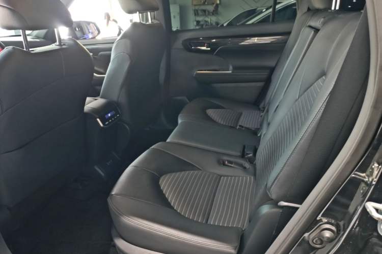 Used Toyota Crown Kluger 2023 2.5L HEV Four-Wheel Drive Prestige Edition Left Rear Seat