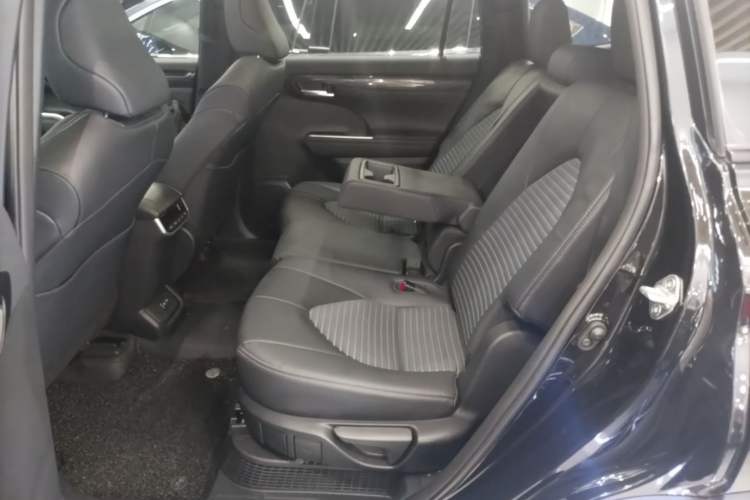 Used Toyota Crown Kluger 2023 2.5L HEV Four-Wheel Drive Luxury Edition Left Rear Seat