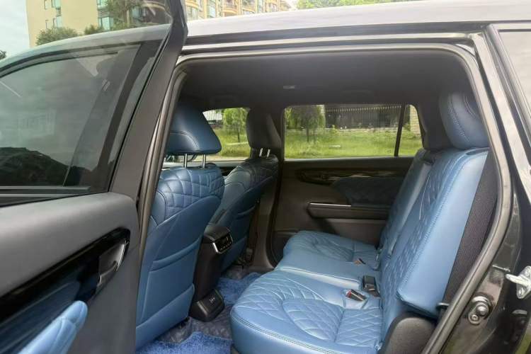 Used Toyota Crown Kluger 2023 2.5L HEV Four-Wheel Drive Elite Edition Left Rear Seat