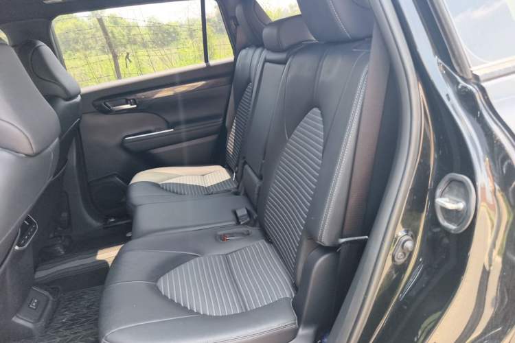 Used Toyota Crown Kluger 2023 2.5L HEV Four-Wheel Drive Luxury Edition Left Rear Seat