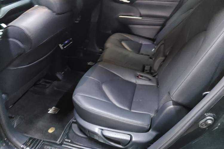 Used Toyota Crown Kluger 2023 2.5L HEV Four-Wheel Drive Flagship Edition Left Rear Seat