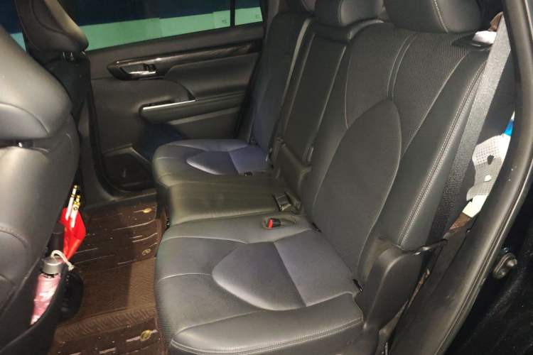 Used Toyota Crown Kluger 2023 2.5L HEV Four-Wheel Drive Flagship Edition Left Rear Seat