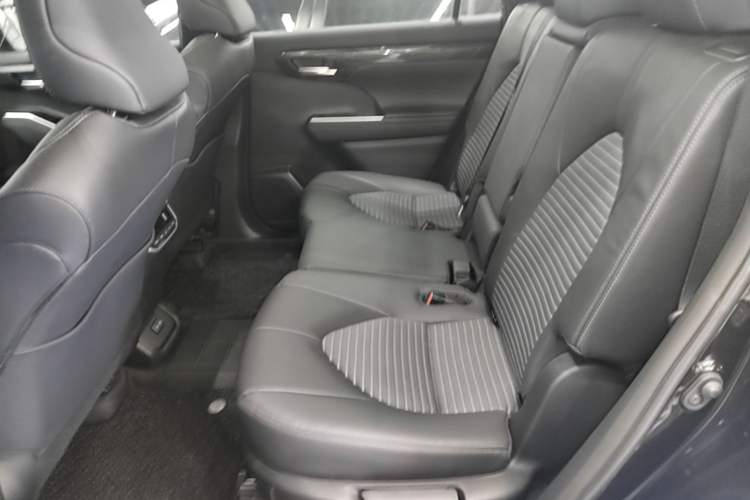 Used Toyota Crown Kluger 2023 2.5L HEV Four-Wheel Drive Luxury Edition Left Rear Seat