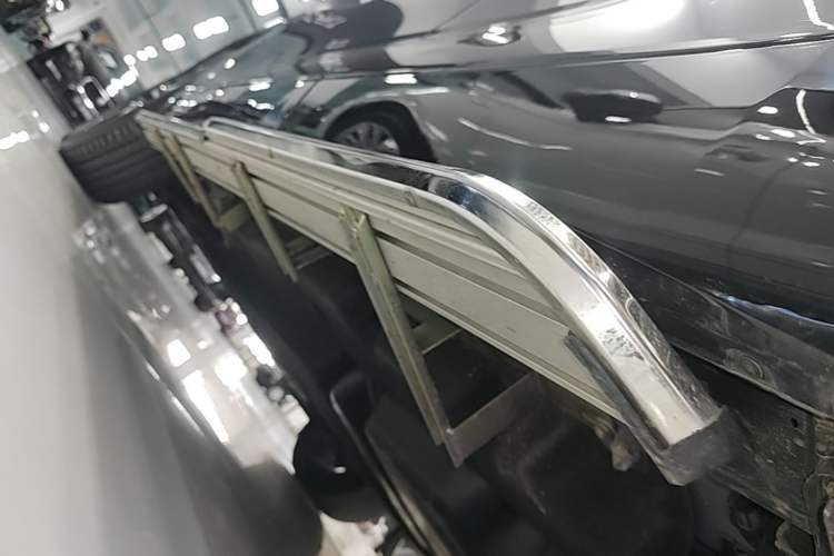 Used Toyota Crown Kluger 2023 2.5L HEV Four-Wheel Drive Luxury Edition Left Side Sill