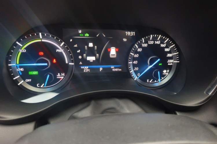 Used Toyota Crown Kluger 2023 2.5L HEV Four-Wheel Drive Luxury Edition Odometer Close Up