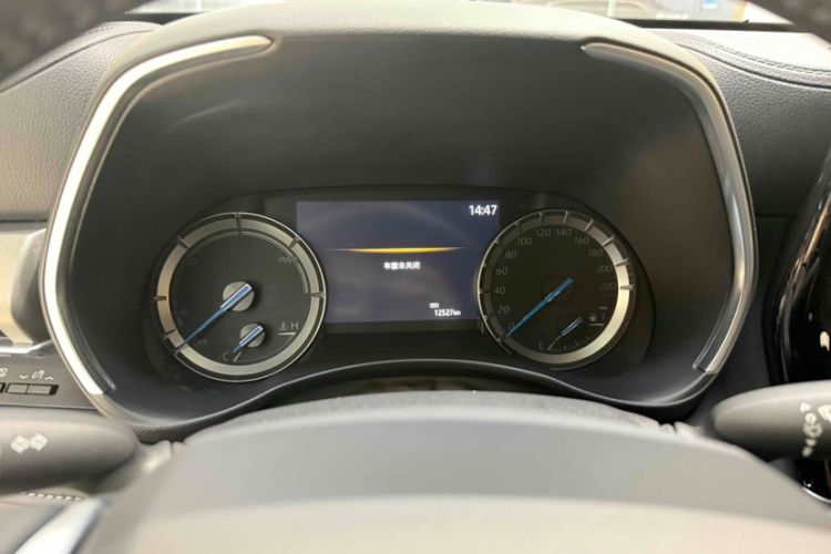Used Toyota Crown Kluger 2023 2.5L HEV Four-Wheel Drive Luxury Edition Odometer Close Up