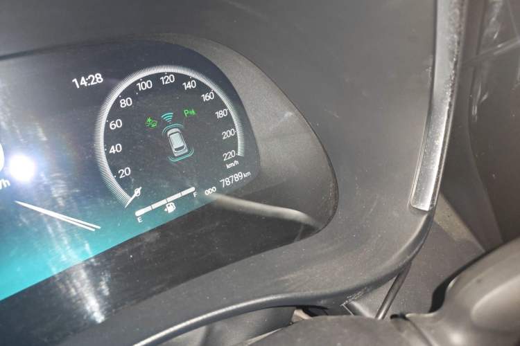 Used Toyota Crown Kluger 2023 2.5L HEV Four-Wheel Drive Prestige Edition Odometer Close Up
