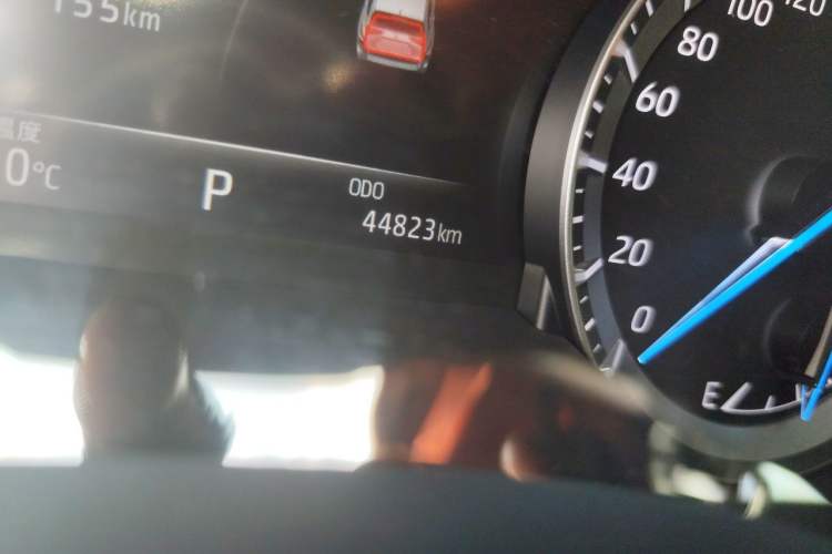 Used Toyota Crown Kluger 2023 2.5L HEV Four-Wheel Drive Luxury Edition Odometer Close Up