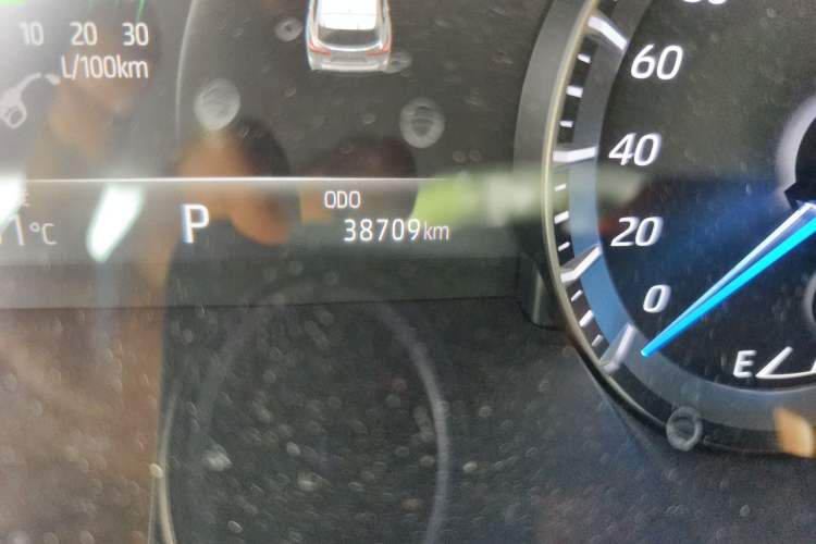 Used Toyota Crown Kluger 2023 2.5L HEV Four-Wheel Drive Luxury Edition Odometer Close Up