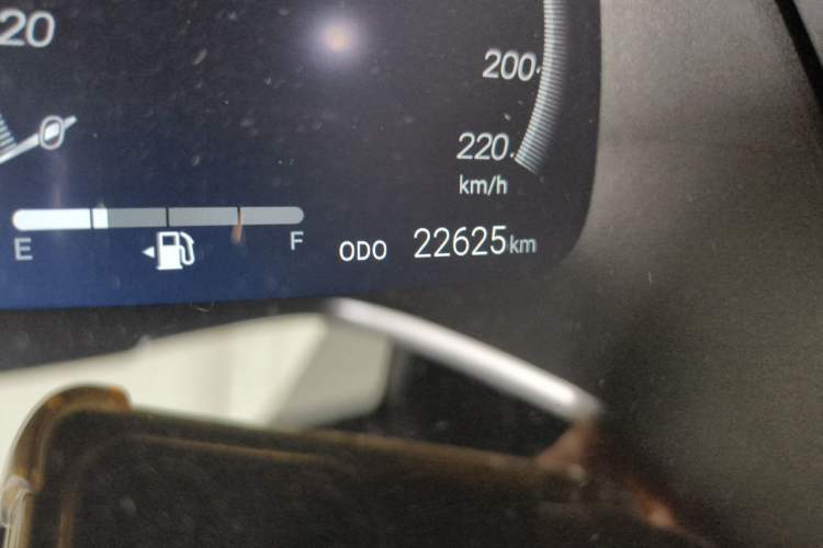 Used Toyota Crown Kluger 2023 2.5L HEV Four-Wheel Drive Prestige Edition Odometer Close Up