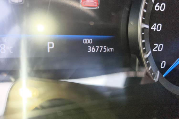Used Toyota Crown Kluger 2023 2.5L HEV Four-Wheel Drive Luxury Edition Odometer Close Up