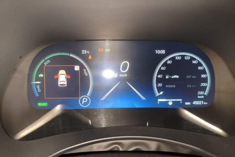 Used Toyota Crown Kluger 2023 2.5L HEV Four-Wheel Drive Prestige Edition Odometer Close Up