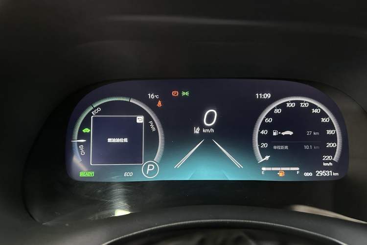 Used Toyota Crown Kluger 2023 2.5L HEV Four-Wheel Drive Prestige Edition Odometer Close Up