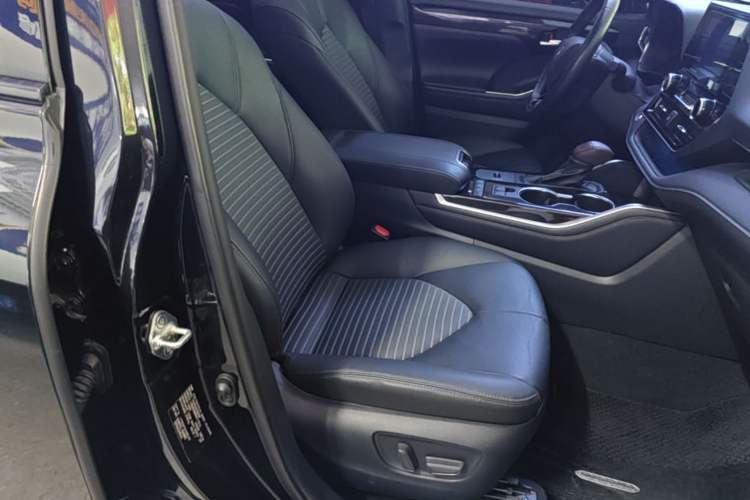 Used Toyota Crown Kluger 2023 2.5L HEV Four-Wheel Drive Luxury Edition Right Front Seat