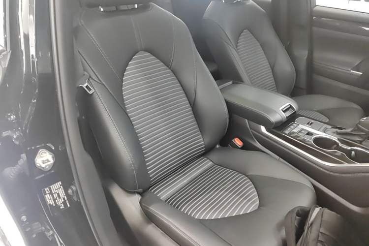 Used Toyota Crown Kluger 2023 2.5L HEV Four-Wheel Drive Luxury Edition Right Front Seat