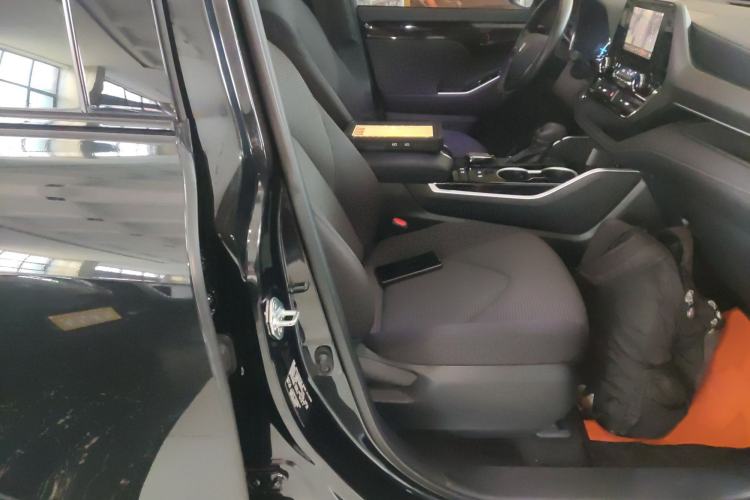 Used Toyota Crown Kluger 2023 2.5L HEV Two-Wheel Drive Entry Version (5 Seats) Right Front Seat