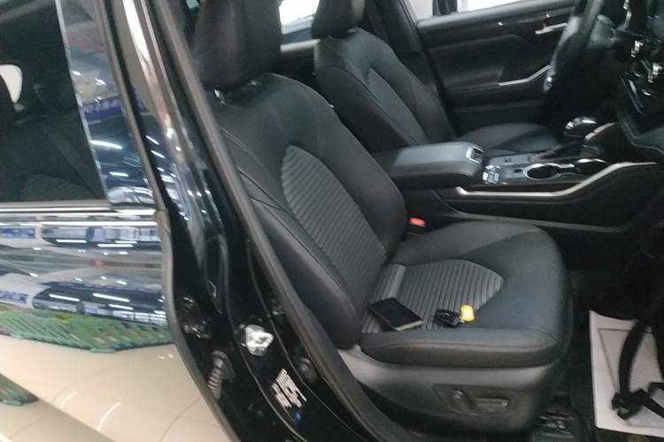Used Toyota Crown Kluger 2023 2.5L HEV Four-Wheel Drive Luxury Edition Right Front Seat