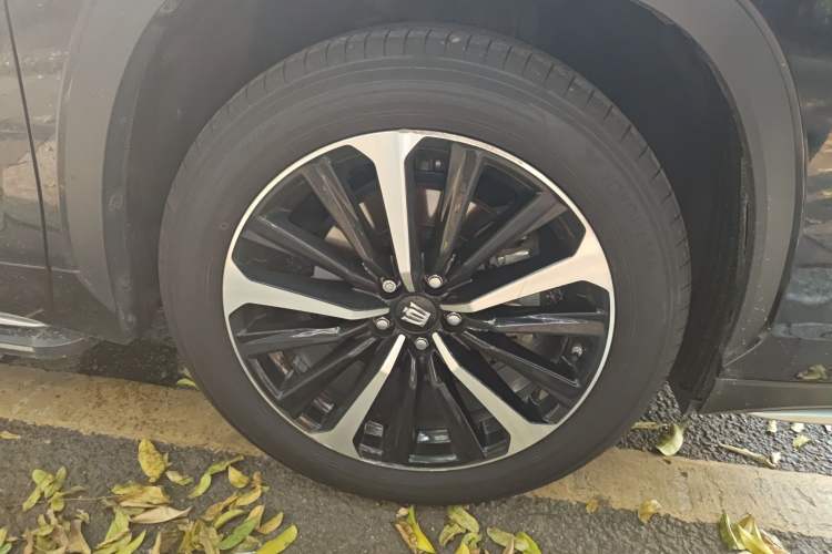 Used Toyota Crown Kluger 2023 2.5L HEV Four-Wheel Drive Flagship Edition Right Front Wheel Hub