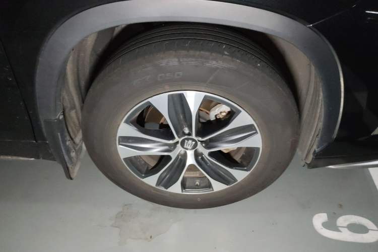 Used Toyota Crown Kluger 2023 2.5L HEV Four-Wheel Drive Elite Edition Right Front Wheel Hub