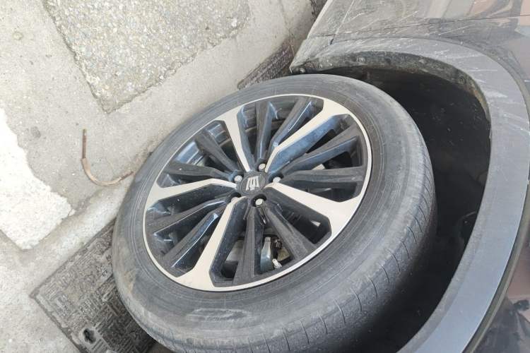 Used Toyota Crown Kluger 2023 2.5L HEV Four-Wheel Drive Flagship Edition Right Front Wheel Hub