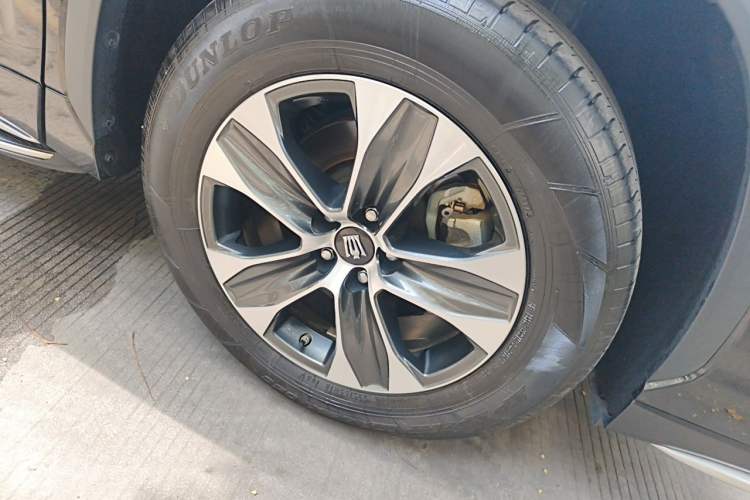 Used Toyota Crown Kluger 2023 2.5L HEV Two-Wheel Drive Entry Version (5 Seats) Right Front Wheel Hub