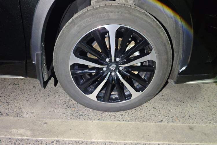 Used Toyota Crown Kluger 2023 2.5L HEV Four-Wheel Drive Flagship Edition Right Front Wheel Hub