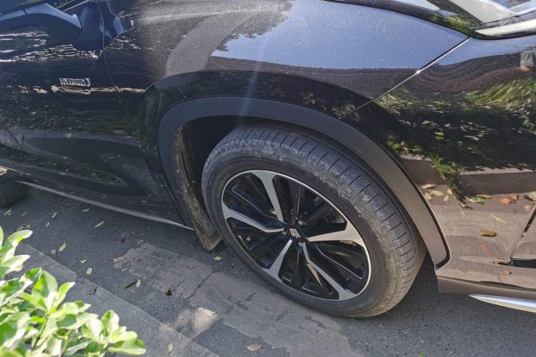 Used Toyota Crown Kluger 2023 2.5L HEV Four-Wheel Drive Prestige Edition Right Front Wheel Hub