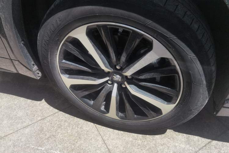 Used Toyota Crown Kluger 2023 2.5L HEV Four-Wheel Drive Flagship Edition Right Front Wheel Hub
