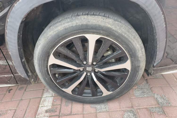 Used Toyota Crown Kluger 2023 2.5L HEV Four-Wheel Drive Prestige Edition Right Front Wheel Hub