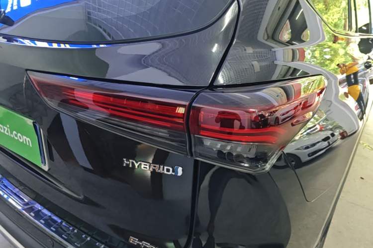 Used Toyota Crown Kluger 2023 2.5L HEV Four-Wheel Drive Luxury Edition Right Rear Taillight