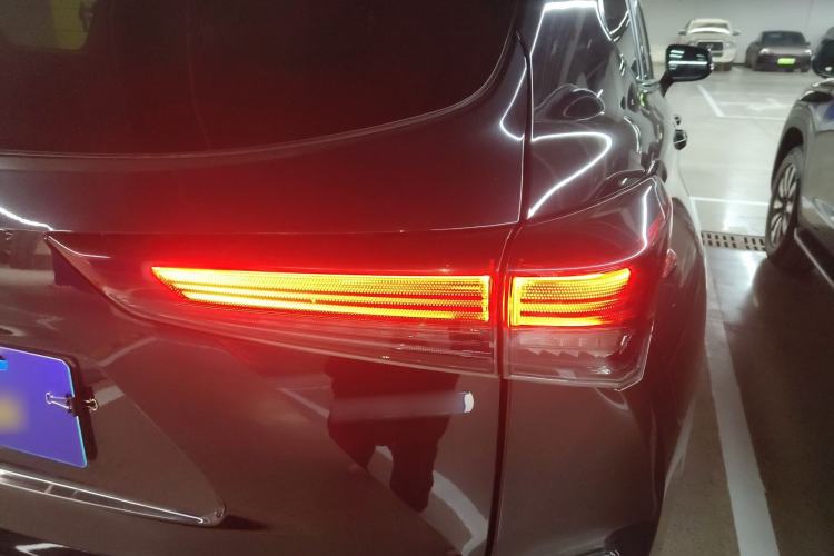 Used Toyota Crown Kluger 2023 2.5L HEV Four-Wheel Drive Prestige Edition Right Rear Taillight