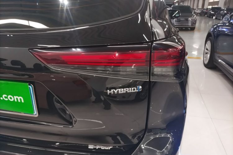 Used Toyota Crown Kluger 2023 2.5L HEV Four-Wheel Drive Luxury Edition Right Rear Taillight
