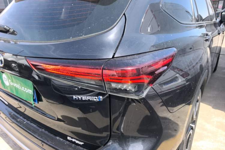 Used Toyota Crown Kluger 2023 2.5L HEV Four-Wheel Drive Luxury Edition Right Rear Taillight