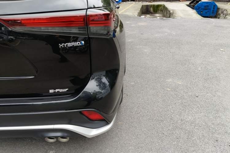 Used Toyota Crown Kluger 2023 2.5L HEV Four-Wheel Drive Elite Edition Right Rear Taillight