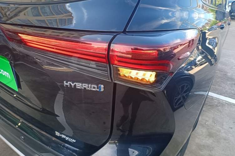 Used Toyota Crown Kluger 2023 2.5L HEV Four-Wheel Drive Luxury Edition Right Rear Taillight