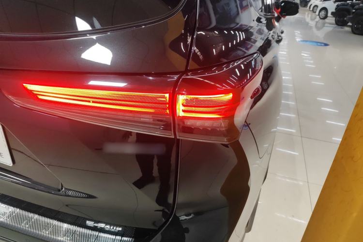 Used Toyota Crown Kluger 2023 2.5L HEV Four-Wheel Drive Prestige Edition Right Rear Taillight