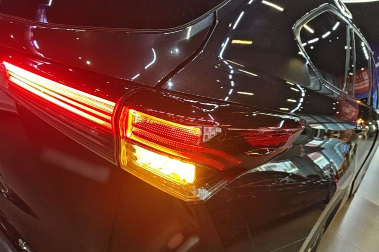 Used Toyota Crown Kluger 2023 2.5L HEV Four-Wheel Drive Prestige Edition Right Rear Taillight