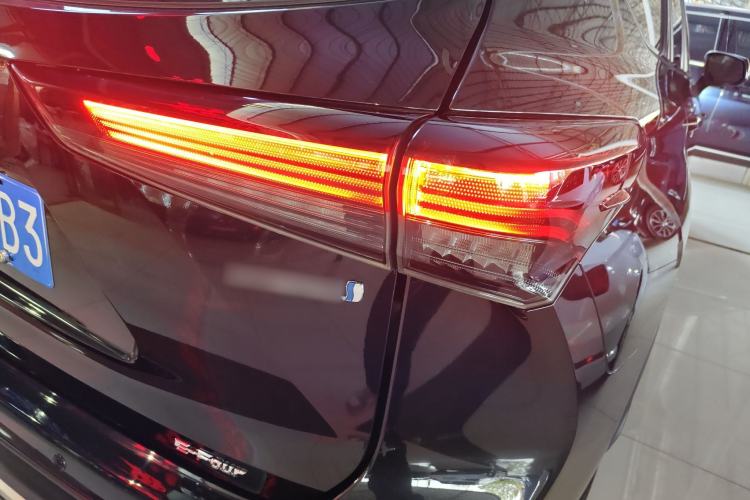 Used Toyota Crown Kluger 2023 2.5L HEV Four-Wheel Drive Elite Edition Right Rear Taillight