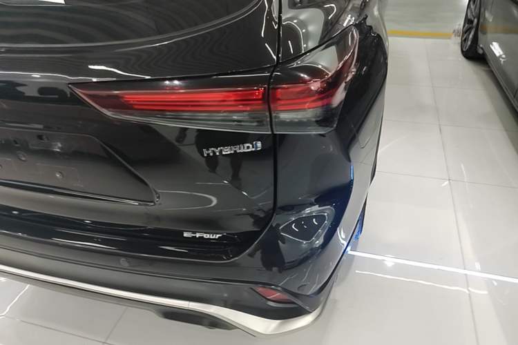 Used Toyota Crown Kluger 2023 2.5L HEV Four-Wheel Drive Luxury Edition Right Rear Taillight