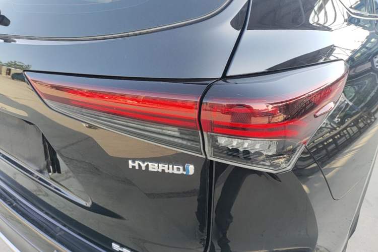 Used Toyota Crown Kluger 2023 2.5L HEV Four-Wheel Drive Luxury Edition Right Rear Taillight
