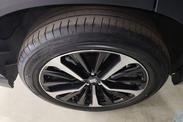 Used Toyota Crown Kluger 2023 2.5L HEV Four-Wheel Drive Prestige Edition Right Rear Wheel Hub