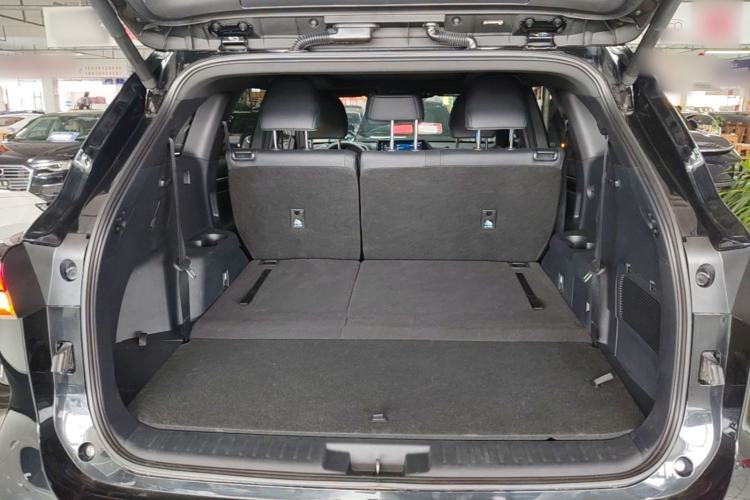 Used Toyota Crown Kluger 2023 2.5L HEV Four-Wheel Drive Prestige Edition Trunk