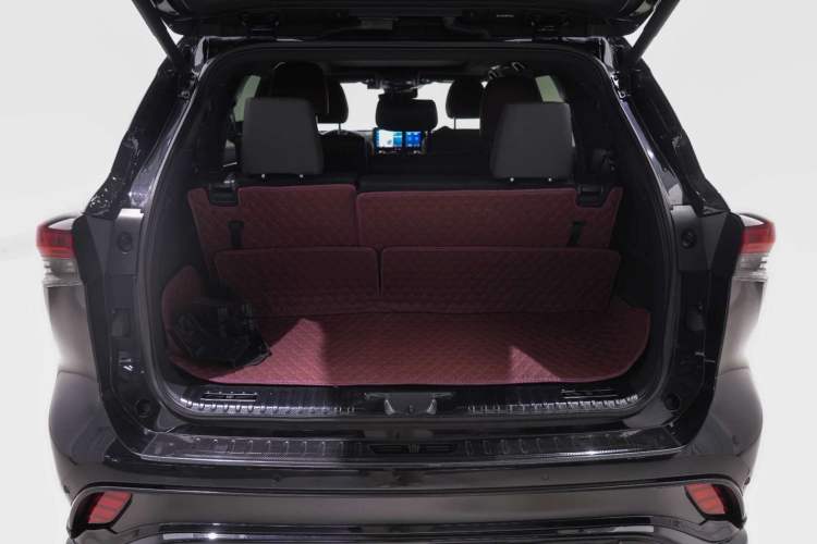 Used Toyota Crown Kluger 2023 2.5L HEV Four-Wheel Drive Flagship Edition Trunk