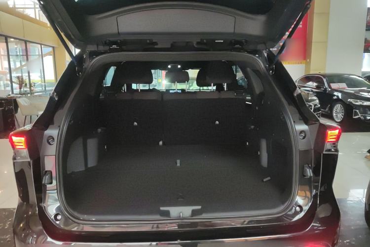 Used Toyota Crown Kluger 2023 2.5L HEV Two-Wheel Drive Entry Version (5 Seats) Trunk