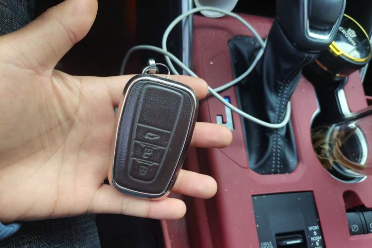 Used Toyota Crown Kluger 2023 2.5L HEV Four-Wheel Drive Flagship Edition Vehicle Key