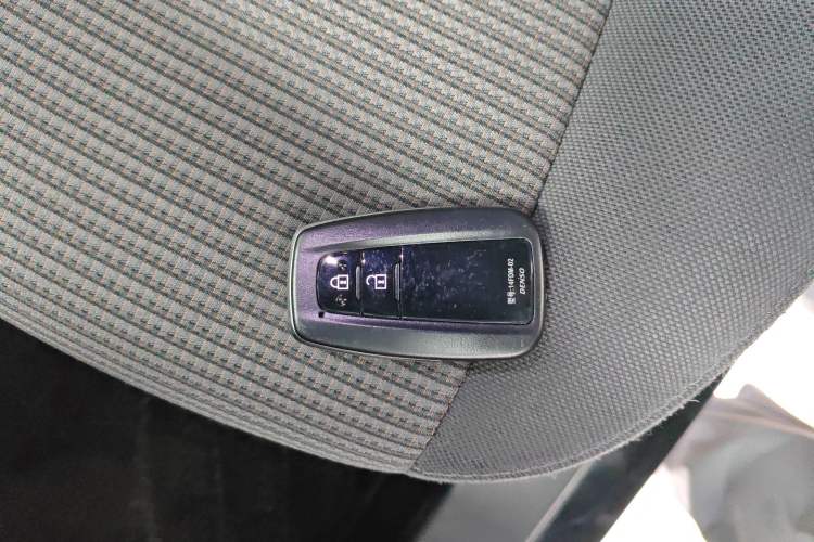 Used Toyota Crown Kluger 2023 2.5L HEV Two-Wheel Drive Entry Version (5 Seats) Vehicle Key