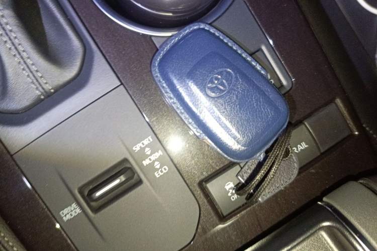 Used Toyota Crown Kluger 2023 2.5L HEV Four-Wheel Drive Prestige Edition Vehicle Key
