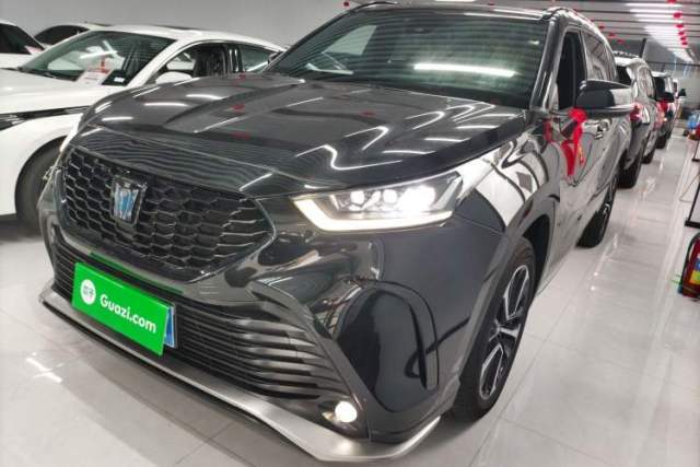 Ojetý Toyota Crown Kluger 2023 2.5L HEV Four-Wheel Drive Luxury Edition